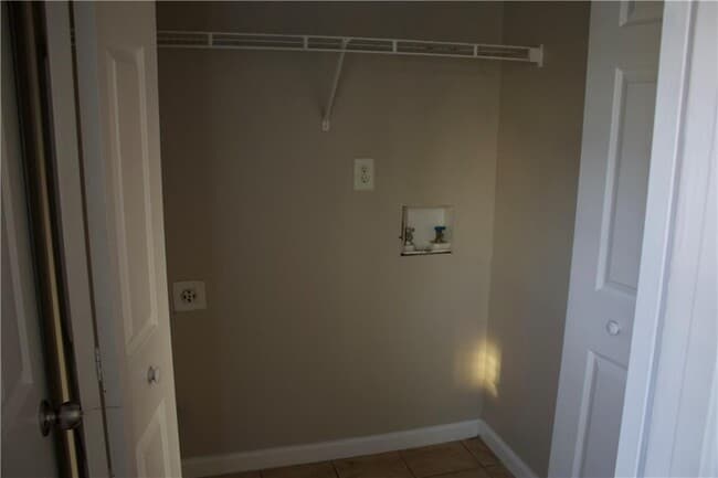 Building Photo - 1188 Ira St SW