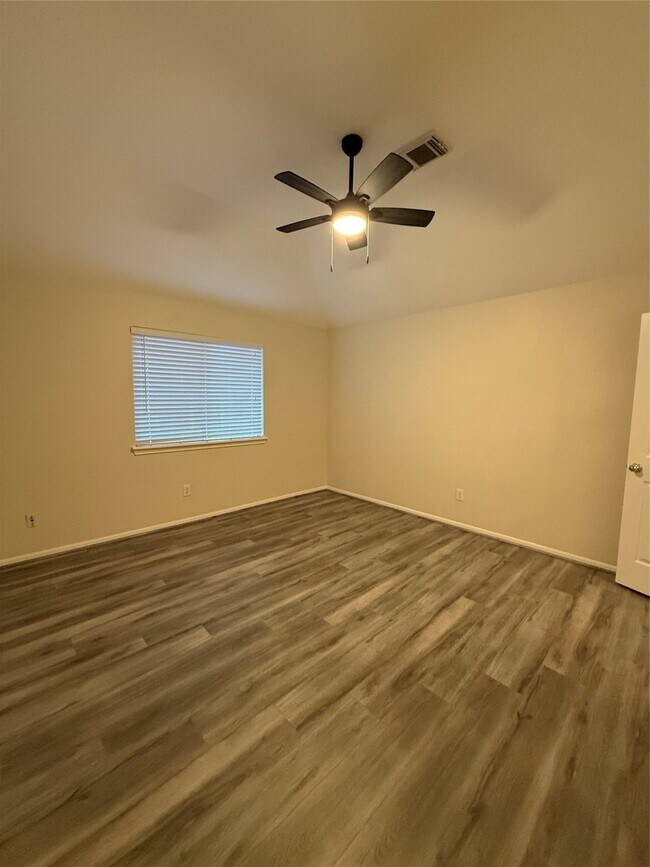 Building Photo - 12919 Deer Cove Ln