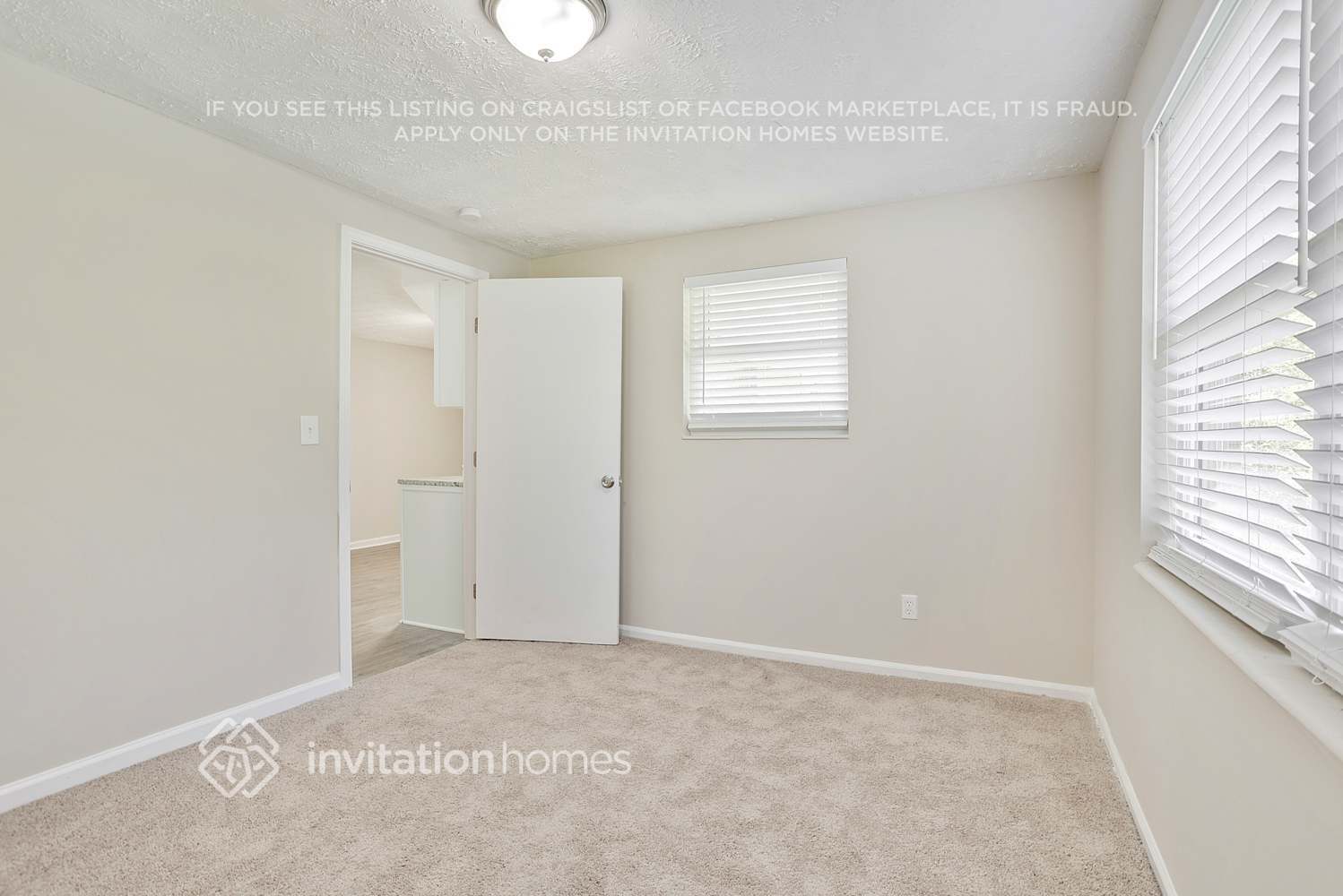 Building Photo - 6265 Lakeview Dr