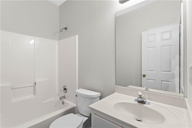 Building Photo - 965 Dogwood Park Dr