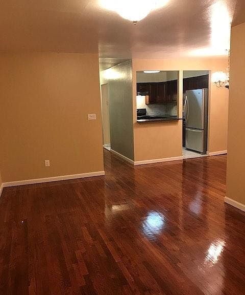 Building Photo - "Charming 3-Bedroom Oasis with 2 Full Bath...