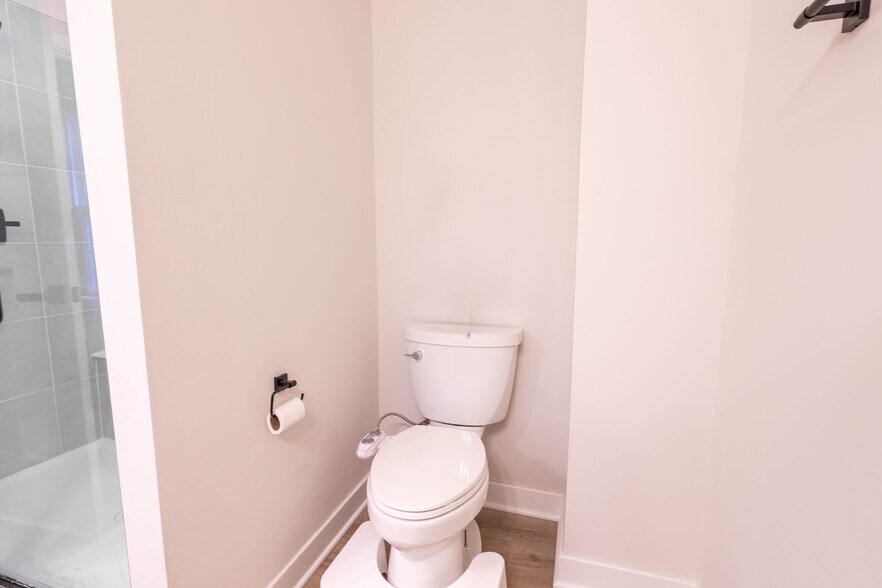 Building Photo - 6800 Frey Ln