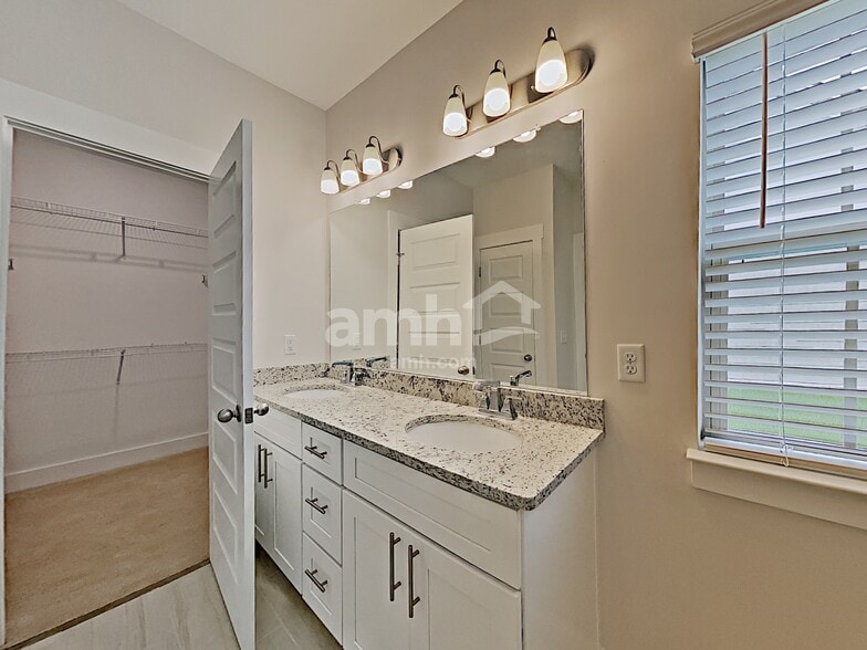 Building Photo - 326 Charity Ln