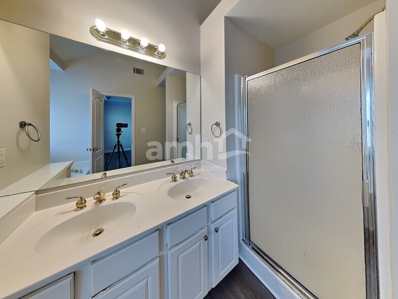 Building Photo - 1172 Cumberland Creek Way SW