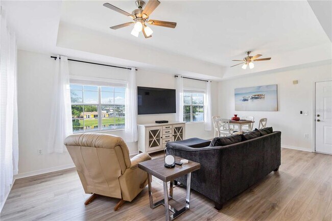 Building Photo - 1050 Villagio Cir