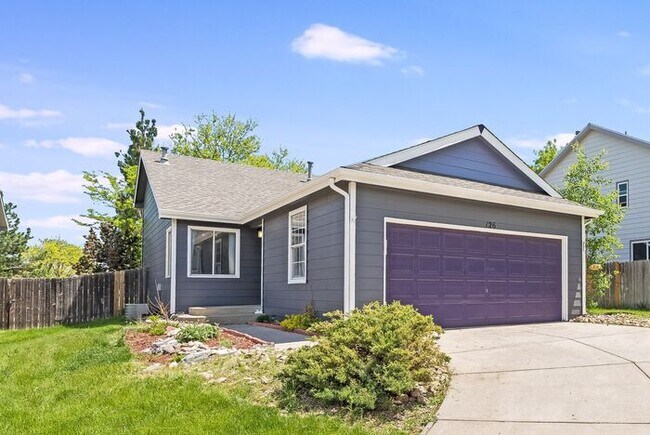 Primary Photo - Fantastic 4 bedroom House