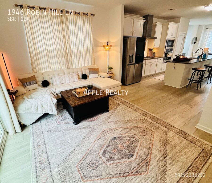 Building Photo - 1946 Robin Hill Ln