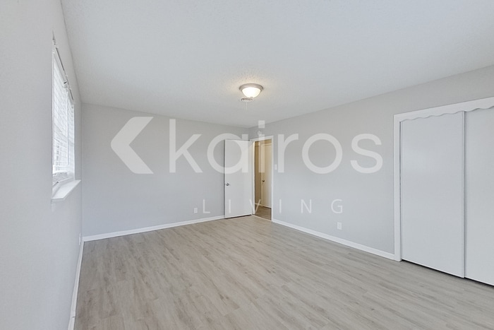 Building Photo - 738 Willowood Ln