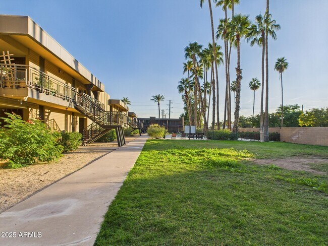 Building Photo - 6501 N 17th Ave