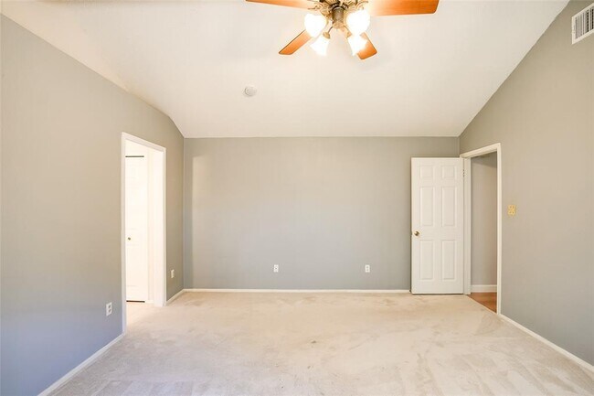 Building Photo - 11920 Meadowfire Dr