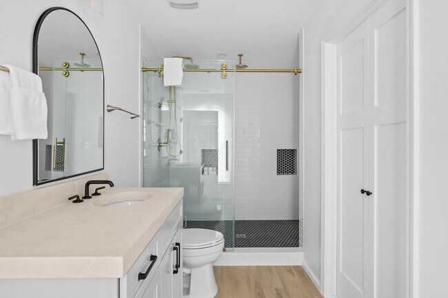 Building Photo - 2701 Bumble Bee Dr