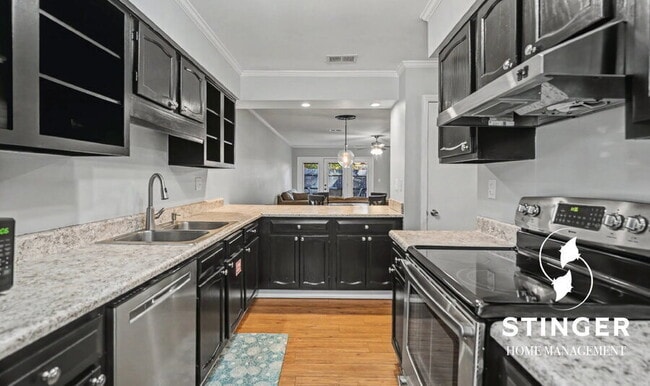 Building Photo - 20 Battery Ln