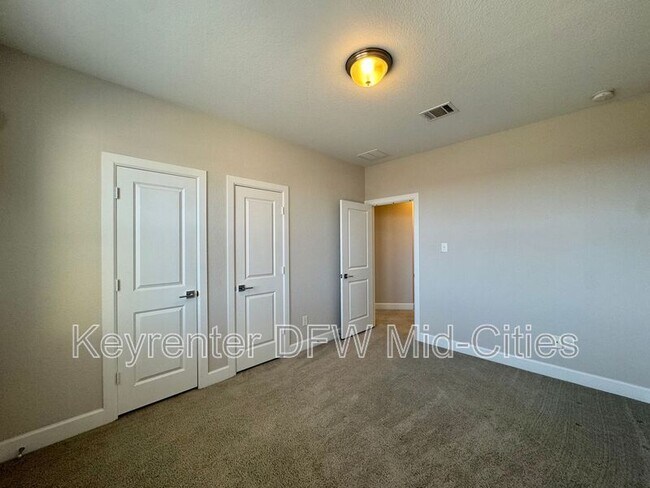 Building Photo - 6726 DeLeon St