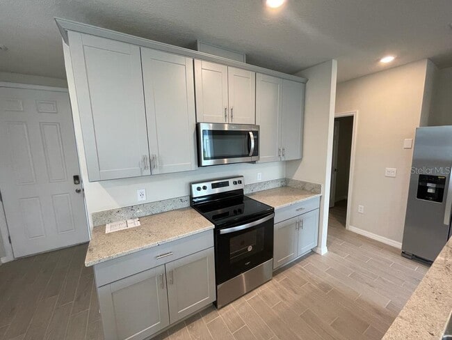 Building Photo - 407 Legacy Lp