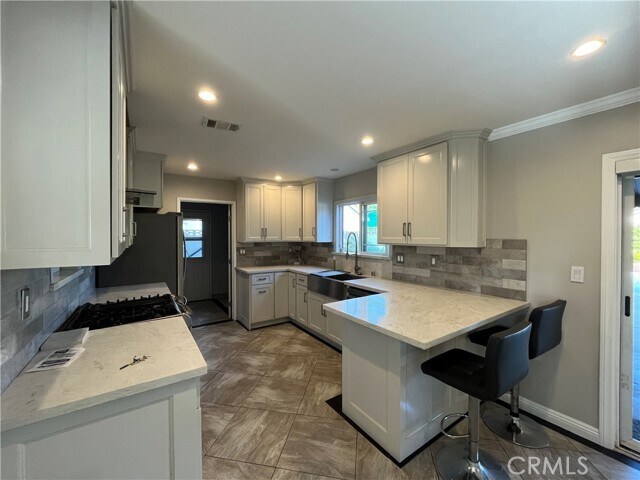 Building Photo - 10436 Amestoy Ave