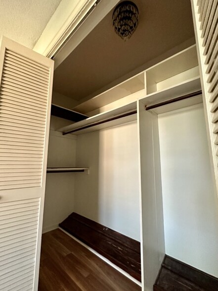 Master Closet - 101 Williams Dr