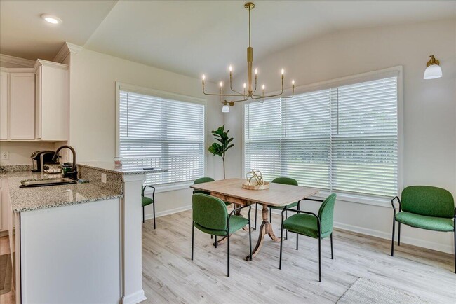 Building Photo - 6233 High Top Ln
