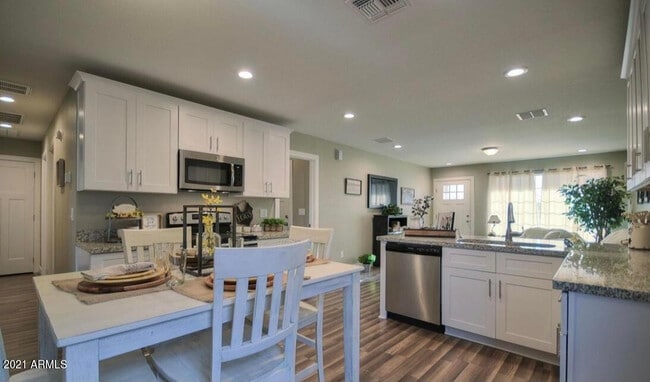 Building Photo - 5707 S 12th Ln