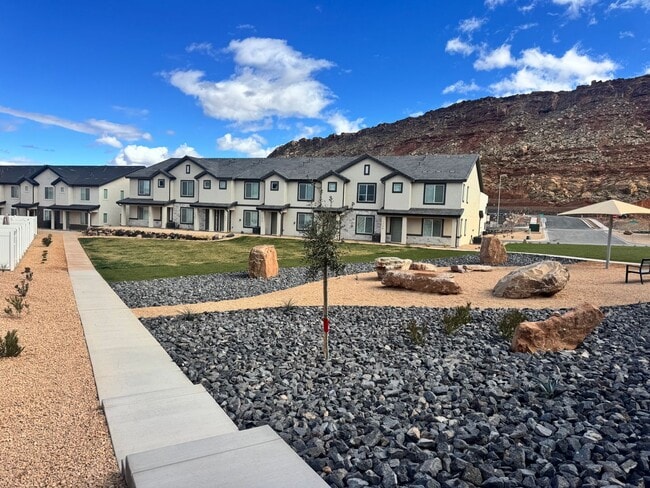 Building Photo - Brand New Long Valley Town home!!