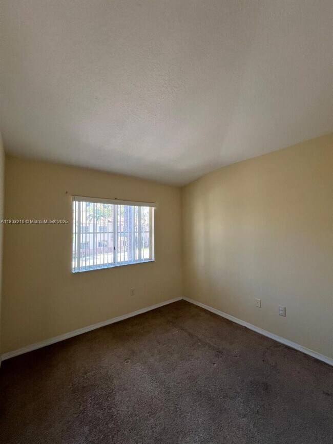 Building Photo - 1260 SE 31st Ct