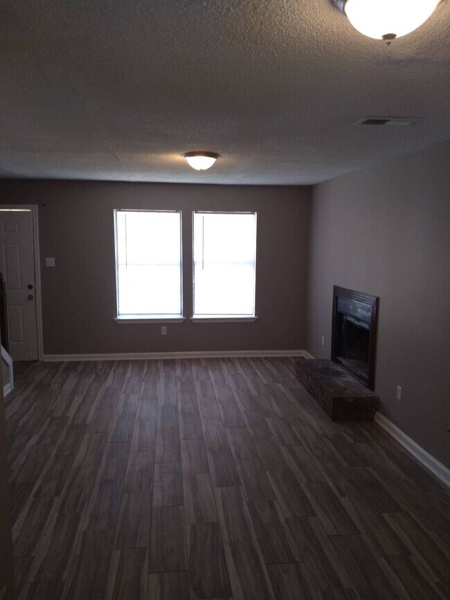 Building Photo - 3542 Christine Rd