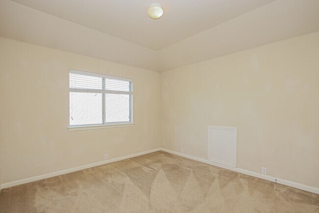 Building Photo - Immaculate Cedar Park home