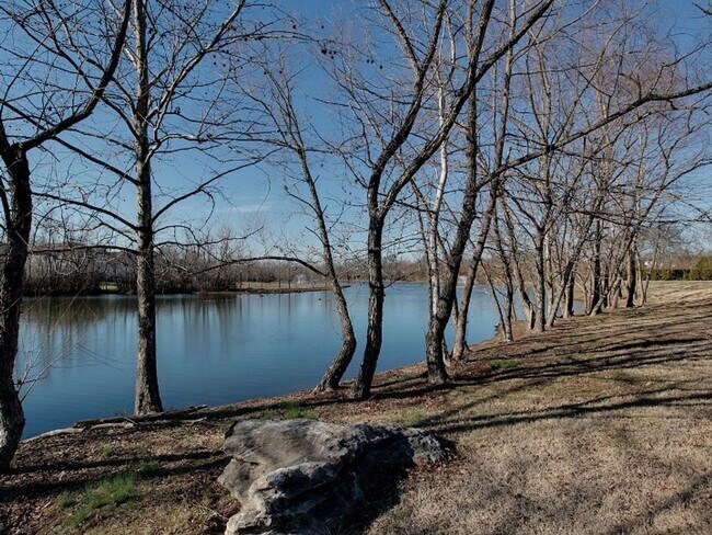 Building Photo - Coming soon! One level living in Franklin-Willow Springs