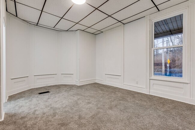 Building Photo - 238 Hazelwood Ave