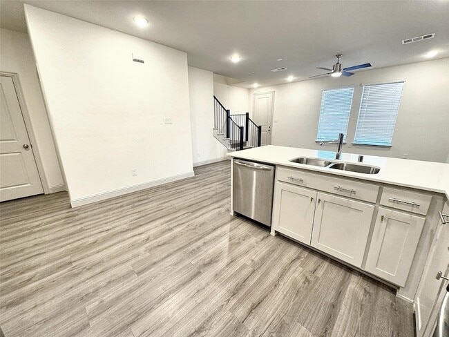 Building Photo - 4517 Bishop St