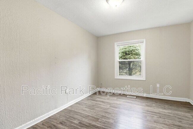 Building Photo - 8209 Gilmore Rd