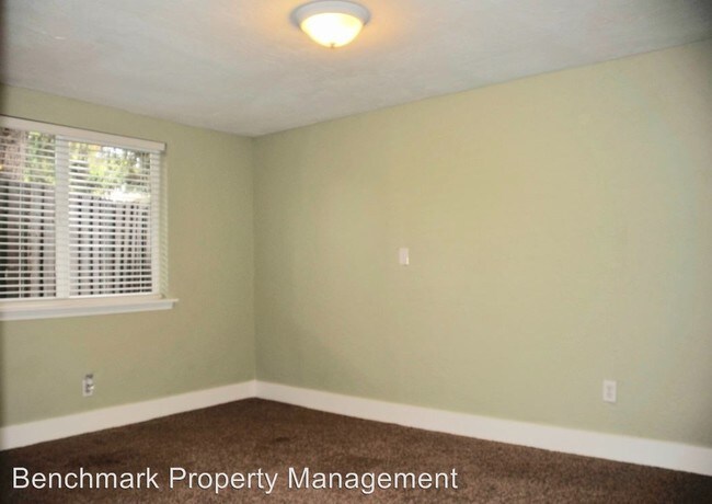 Building Photo - 3 br, 2 bath House - 1310 N. B Street