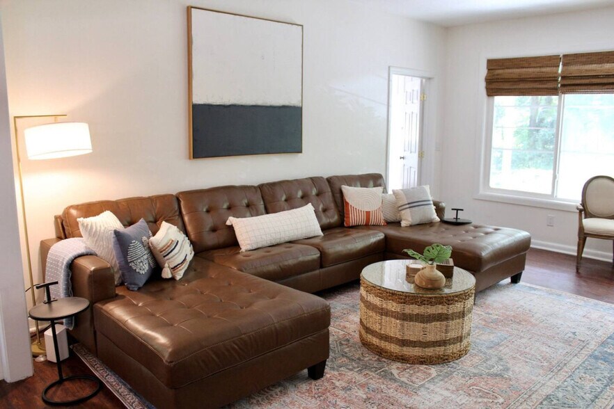 Building Photo - 318 SW 27th St