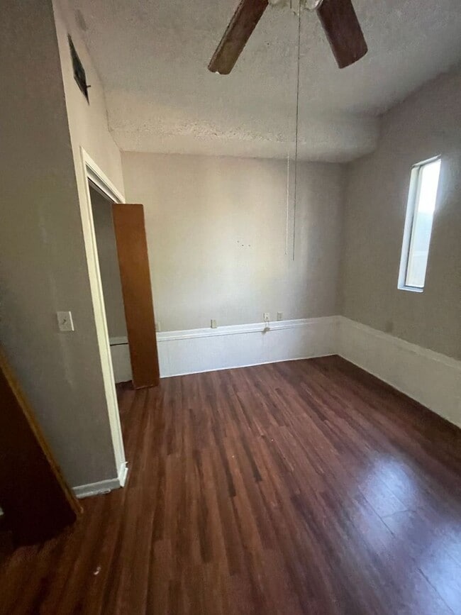 Building Photo - Spacious & Affordable Home for Lease on Go...