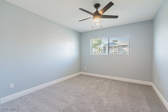 Building Photo - 5745 Foxlake Dr