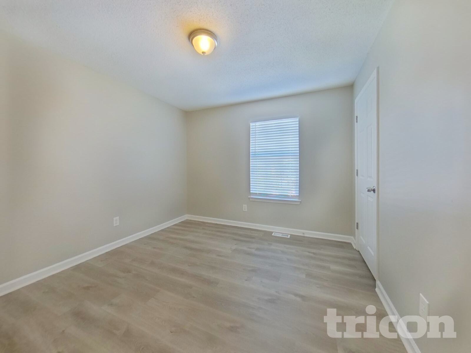 Building Photo - 210 Legend Dr