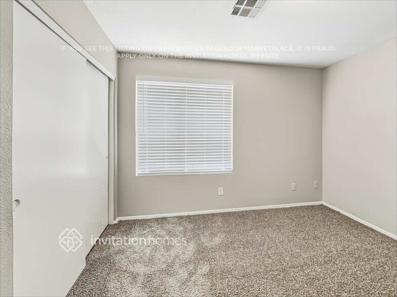 Building Photo - 6526 N 69th Dr