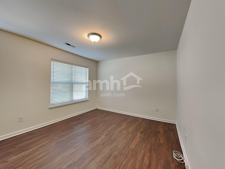 Building Photo - 2307 Sidney Porter Dr