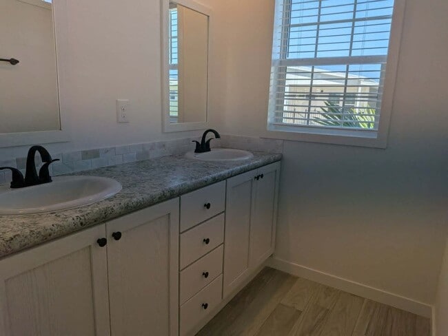 Building Photo - 5702 Blue Harbor Dr