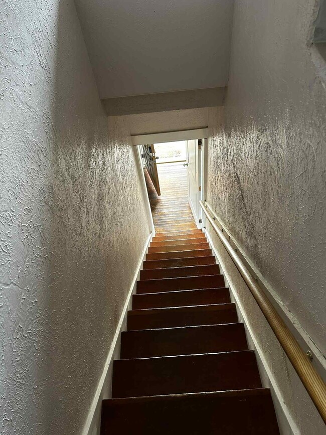 Building Photo - 1209 Berkley Ave