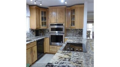 Building Photo - 123 Deer Creek Blvd