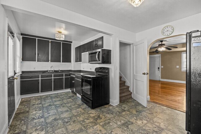 Building Photo - 9120 Granby St