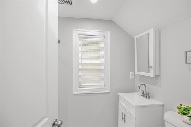 Building Photo - 58 Constance Rd