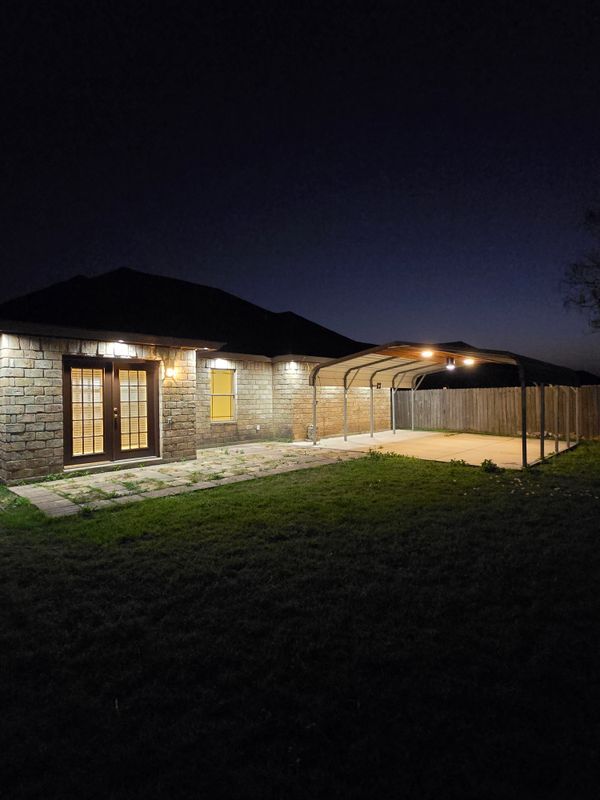Building Photo - 9335 Los Olmos Dr
