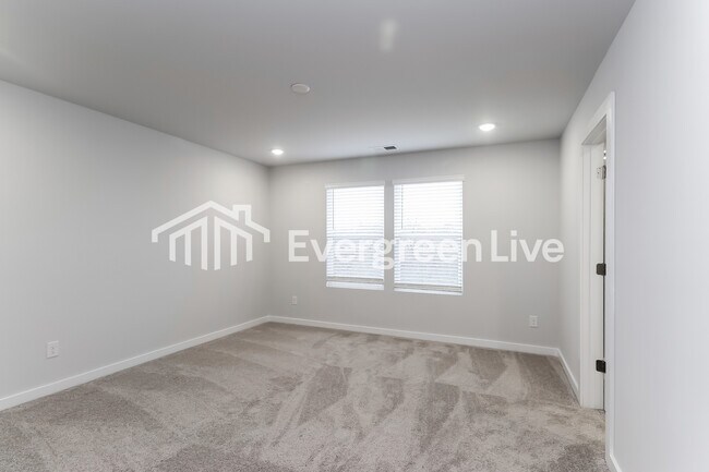 Building Photo - 2425 Appalachian Trl Dr