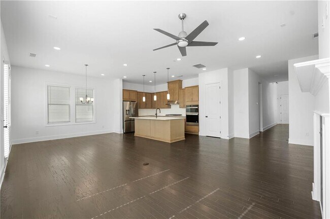 Building Photo - 1042 Winding Br Dr