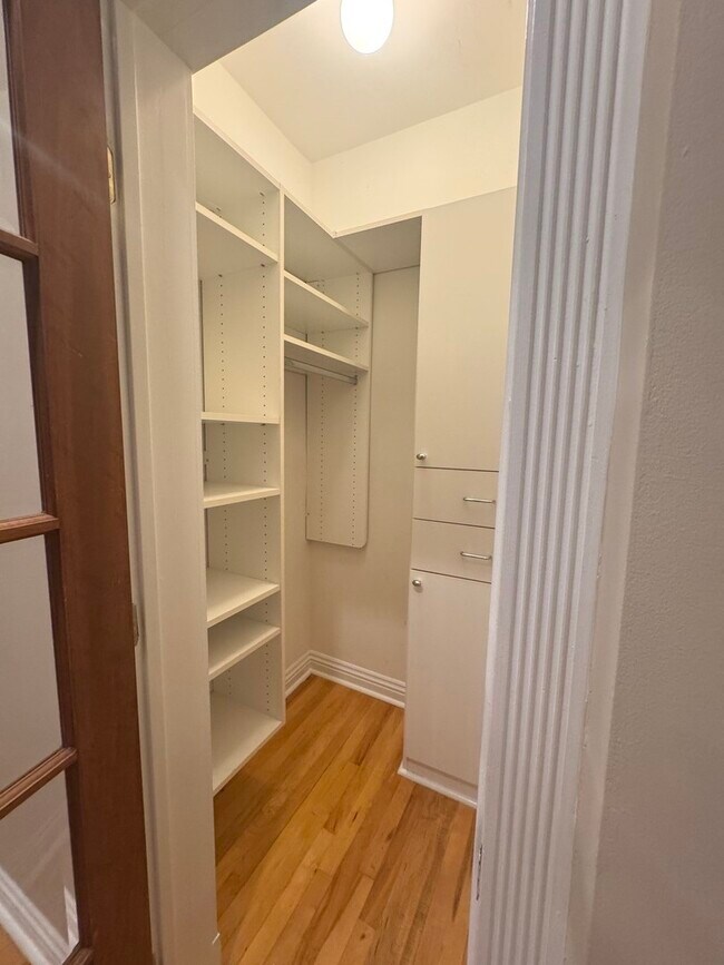 Building Photo - 4207 N Elston Ave