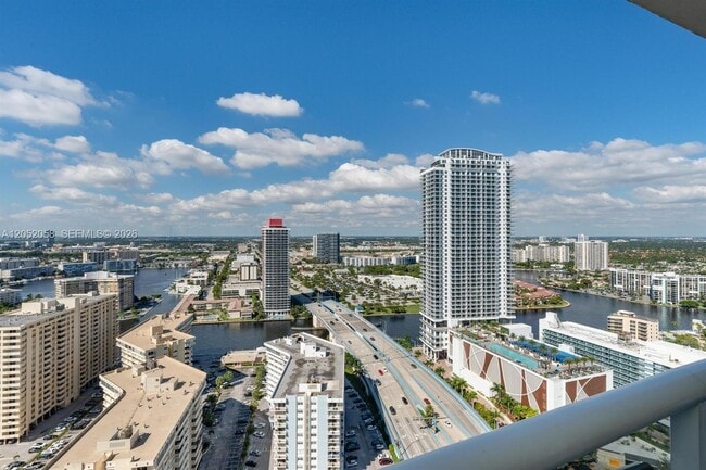Building Photo - 1800 S Ocean Dr