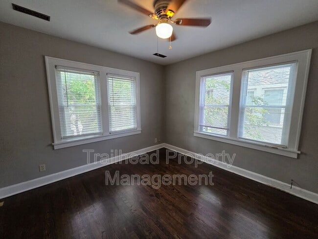 Building Photo - 1807 W 41st St
