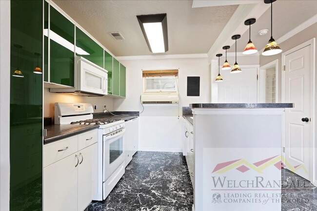 Building Photo - Charming 2-Bedroom 1-Bath Ogden Condo!