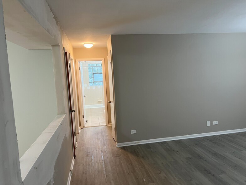 Building Photo - 2603 Rohlwing Rd